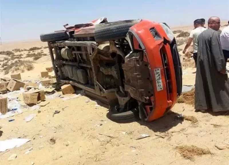 مصرع شخص وإصابة 5 آخرين إثر انقلاب سيارة بمحور الضبعة في البحيرة