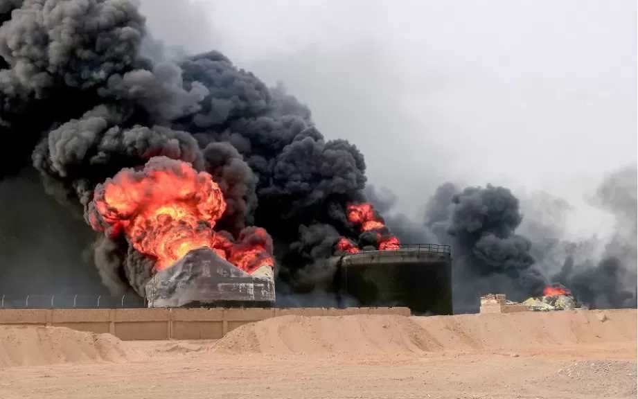 القوات المسلحة اليمنية: استهداف مدرج مطار صنعاء لمنع هبوط طائرة إيرانية