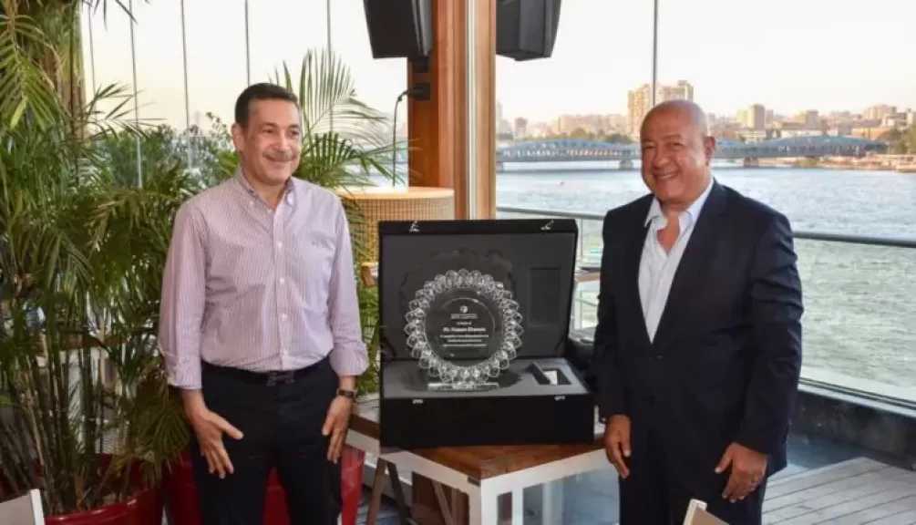 بحضور يحيى أبو الفتوح.. بنك التعمير والإسكان يودّع حسن غانم بحفل تكريم تقديرًا لمسيرته وإسهاماته