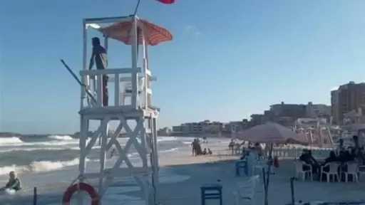 أمواج مرتفعة وتيارات خطرة.. الإسكندرية تمنع نزول البحر بشواطئ الغرب والعجمي