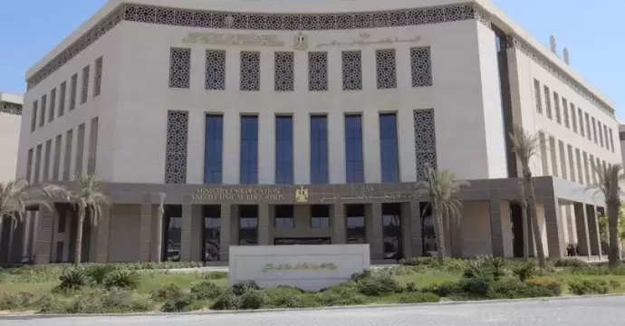 التعليم: مد الخدمة للمعلمين إذا خرجوا على المعاش أثناء العام الدراسي