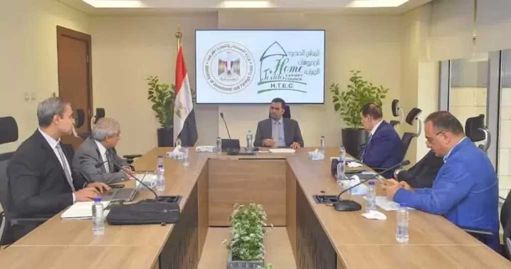 حاتم النواوي: المجالس التصديرية شريك رئيسي في تنفيذ استراتيجية وزارة الاستثمار لزيادة الصادرات