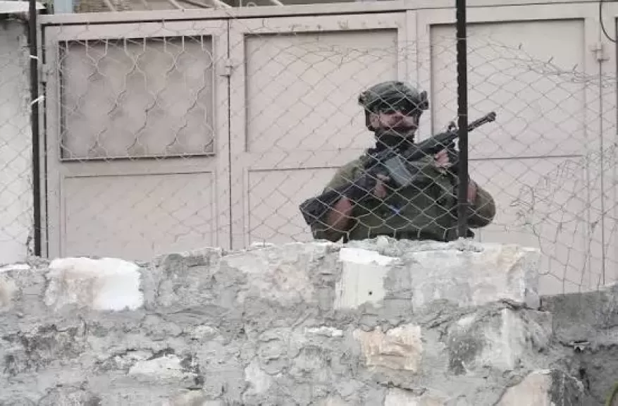 خط أحمر