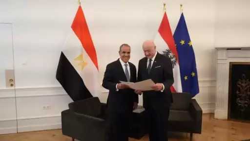 وزير الخارجية يلتقي مع المستشار الفيدرالي النمساوي ويسلم رسالة خطية من فخامة رئيس الجمهورية