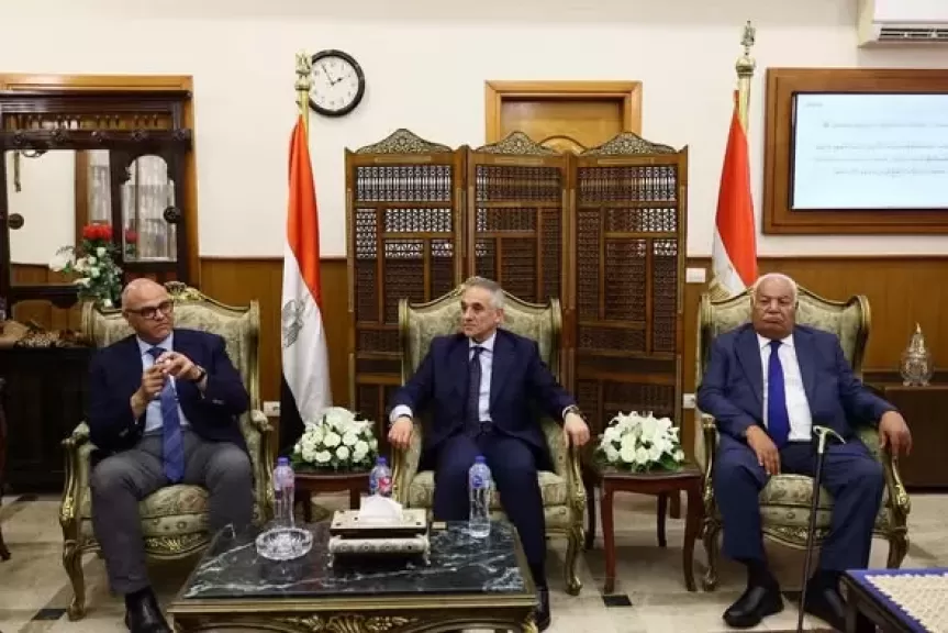 خط أحمر