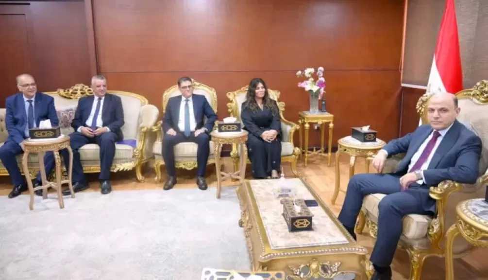 محافظ الغربية يبحث مع البنك الزراعي المصري تعزيز دعم المزارعين وتمويل المشروعات الإنتاجية