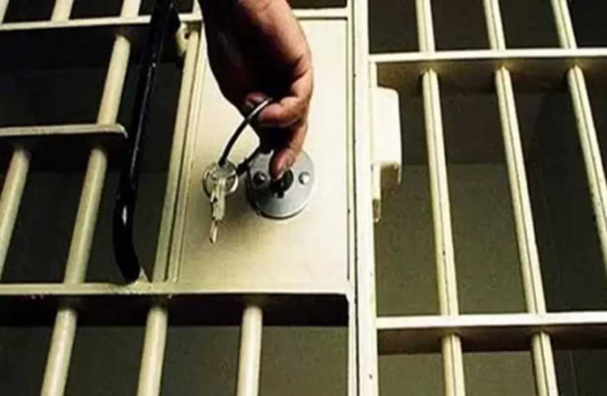 بعد التصالح.. إخلاء سبيل متهم بالاصطدام بسيارة سيدة بدار السلام