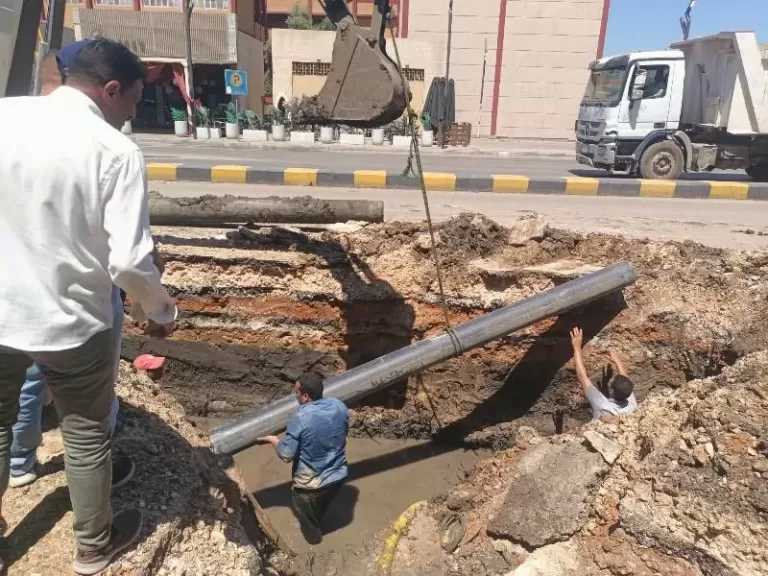 مياه كفر الشيخ: إنهاء أعمال صيانة وإصلاح خط مياه بلاستيك قطر 225 مم بطريق عزبة يوسف ببيلا