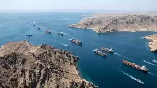 الحرس الثوري: قواتنا تسيطر على مضيق هرمز و لن تمر أي قطرة نفط دون تصريح