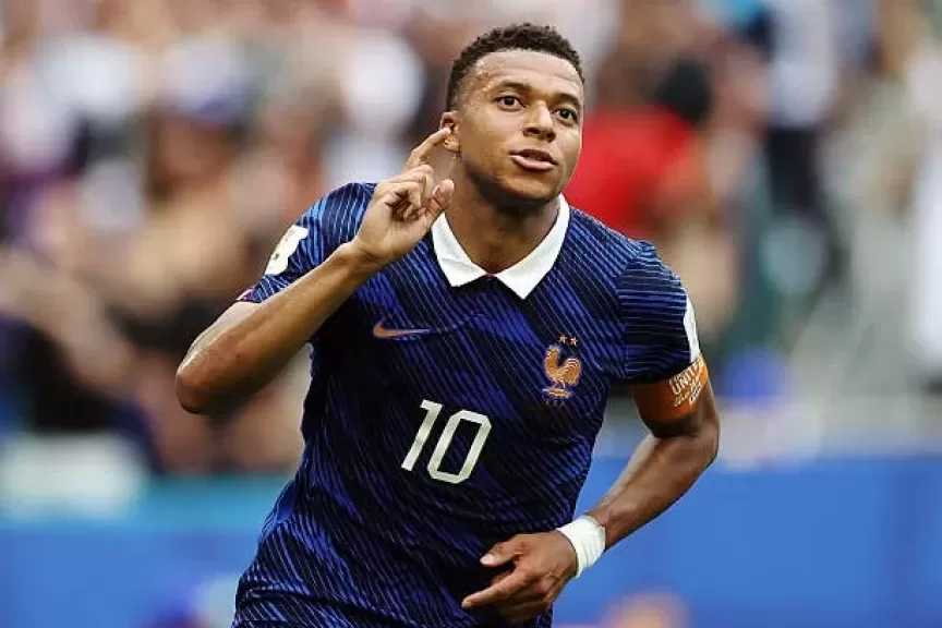 للمرة الثانية تواليا.. مبابي يخطف الحذاء الذهبي لكأس العالم من ميسي