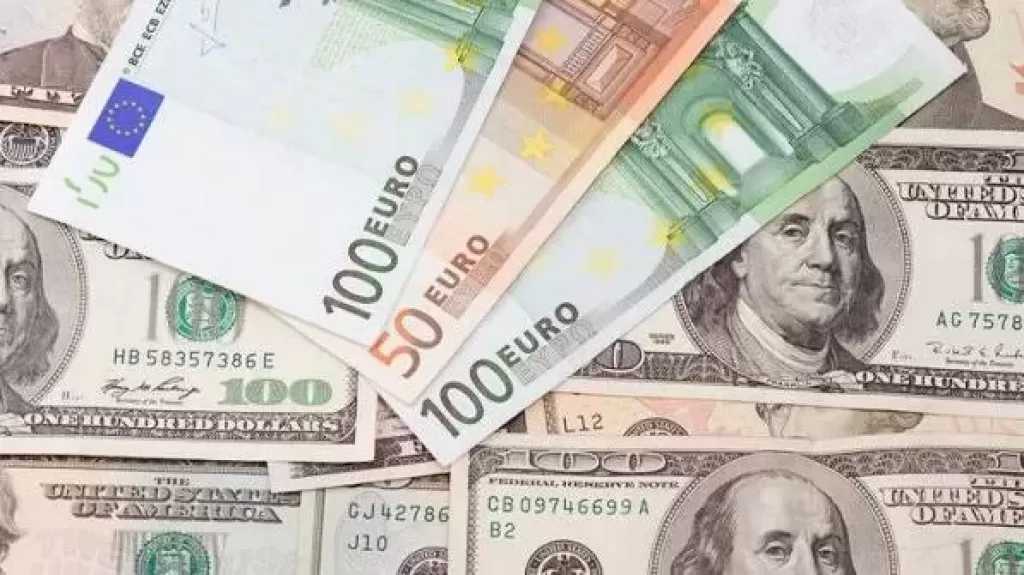 اليورو يتراجع أمام الدولار مع تصاعد توترات الشرق الأوسط وترقب اجتماع المركزي الأوروبي