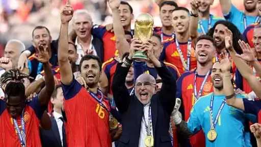 دي لا فوينتي: تحقيق كأس العالم حلم 47 مليون إسباني