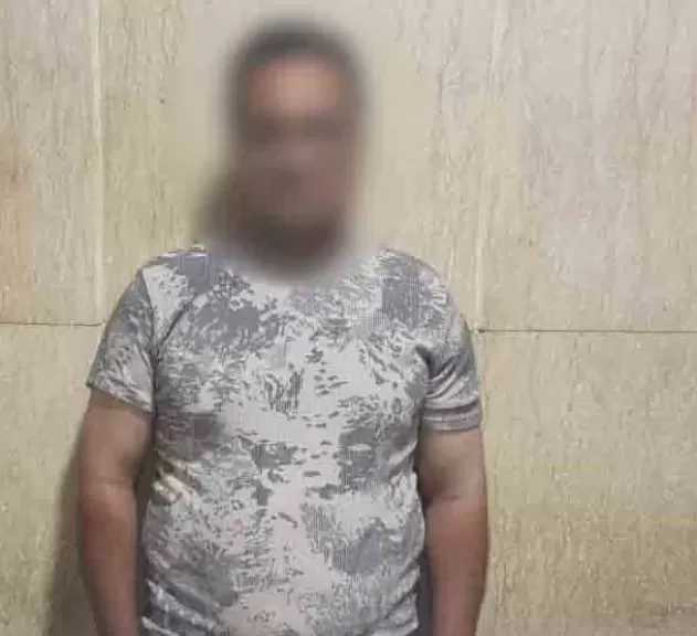 ضبط مندوب مبيعات يدير صفحة بمواقع التواصل للترويج لممارسة أعمال الفجور