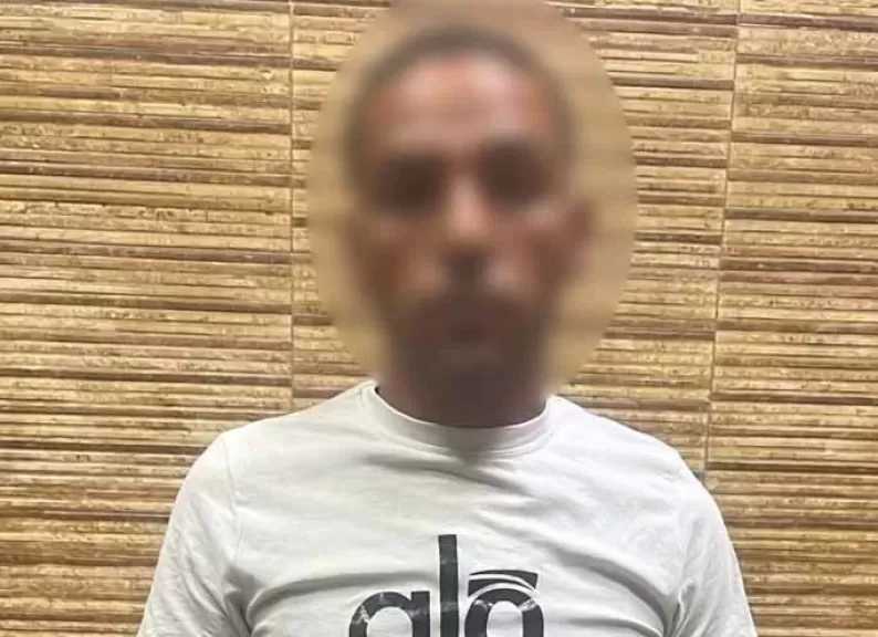 ضبط السائق المتسبب في انقلاب مقطورة نقل على سيارتين ملاكى بالفيوم