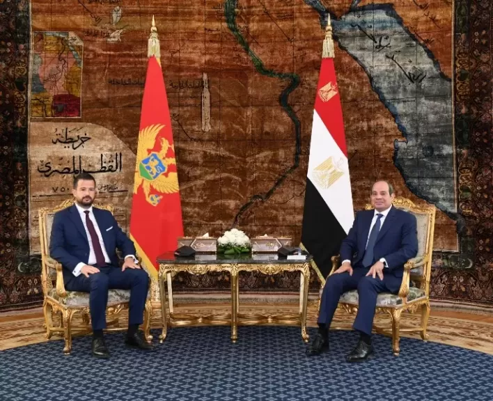 خط أحمر