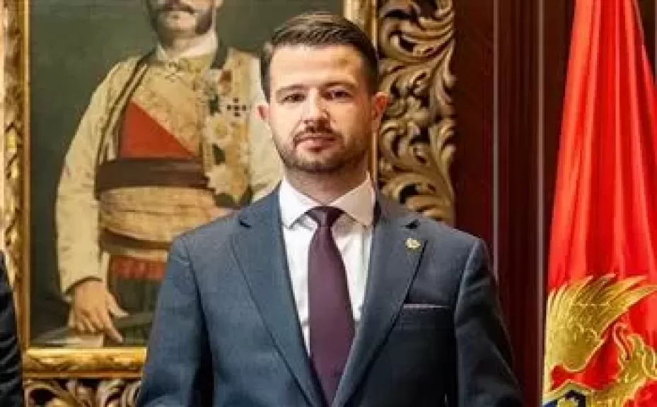 خط أحمر
