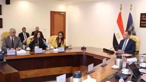 وزير الاتصالات وتكنولوجيا المعلومات يلتقي أعضاء لجنة التحول الرقمي بغرفة التجارة الأمريكية بالقاهرة