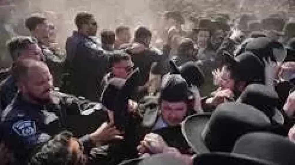آلاف اليهود المتشددين يتظاهرون فى إسرائيل احتجاجا على احتجاز المتهربين من الخدمة العسكرية
