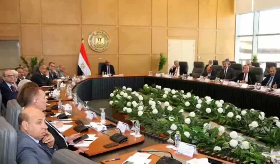 وزير الكهرباء يتابع تنفيذ خطة العمل لرفع كفاءة استخدام الطاقة الكهربائية