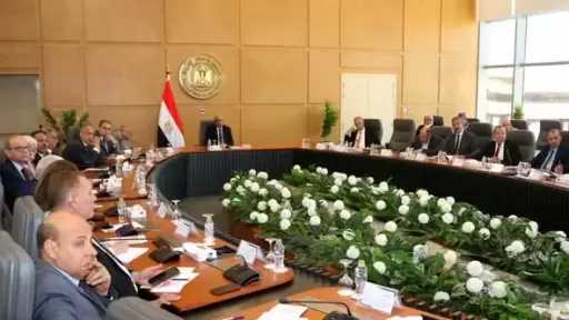 وزير الكهرباء يتابع تنفيذ خطة العمل لرفع كفاءة استخدام الطاقة الكهربائية