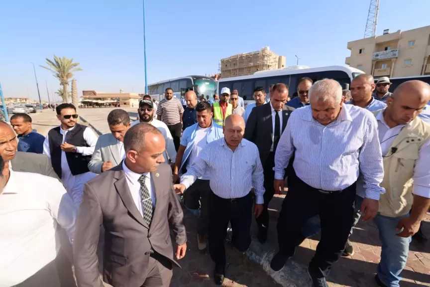 وزير النقل يتفقد محطتي مرسى مطروح للقطارات والأتوبيسات ويؤكد استمرار خطة التطوير الشامل
