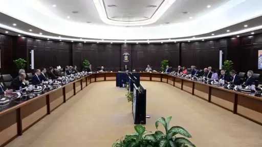 7 قررات لـ مجلس الوزراء برئاسة الدكتور مصطفى مدبوليفي اجتماع اليوم