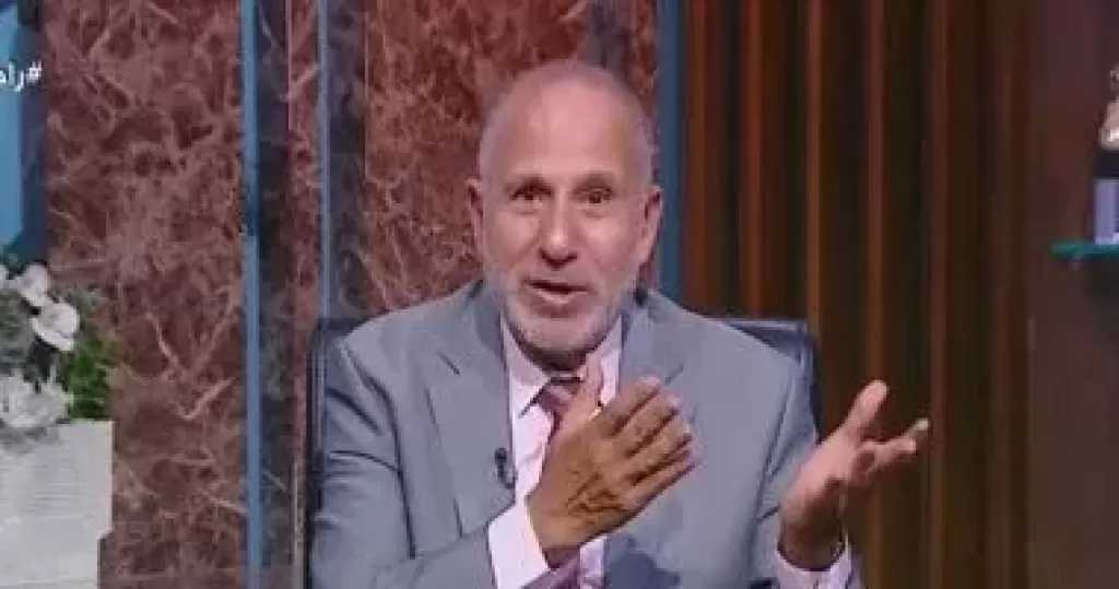 أستاذ طب نفسى يحذر: الفراغ فى الإجازة يدفع الأطفال لإدمان الشاشات