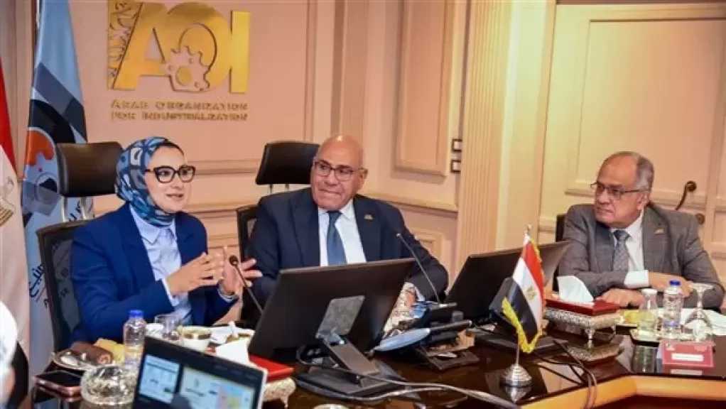رئيس “العربية للتصنيع” يؤكد خلال لقائه بمحافظ الوادي الجديد تعزيز التعاون مع كافة المحافظات