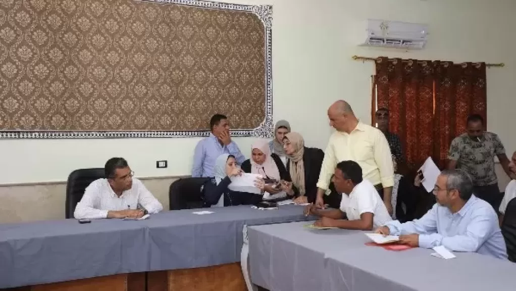 خط أحمر