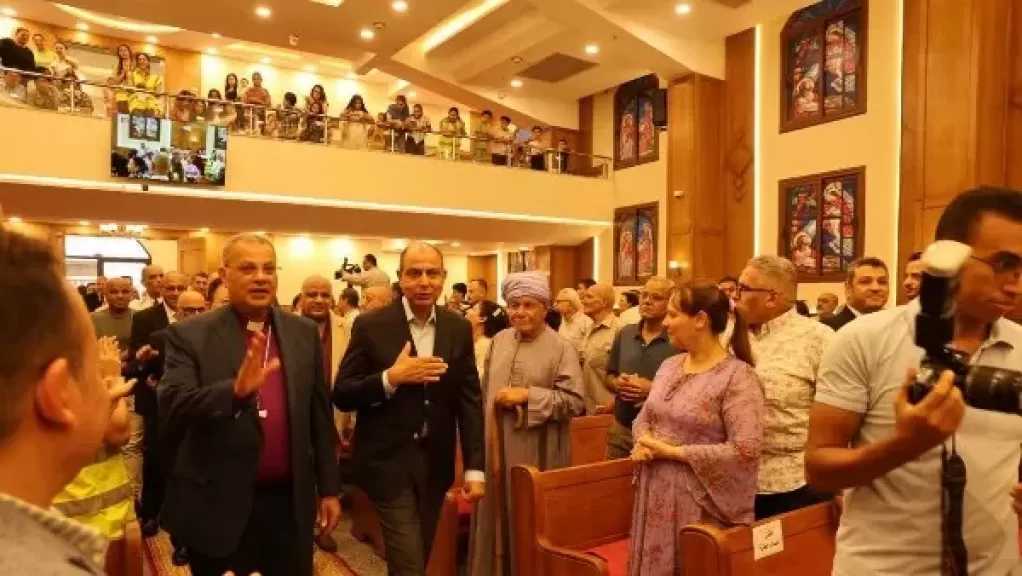 محافظ المنيا يشارك في افتتاح الكنيسة الإنجيلية بأرض سلطان بحضور رئيس الطائفة الإنجيلية بمصر