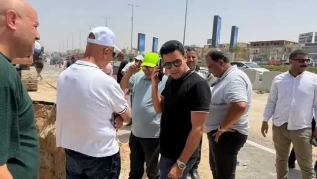 نائب محافظ مطروح يتابع ميدانيًا أعمال إصلاح كسر خط المياه الرئيسي بالعلمين