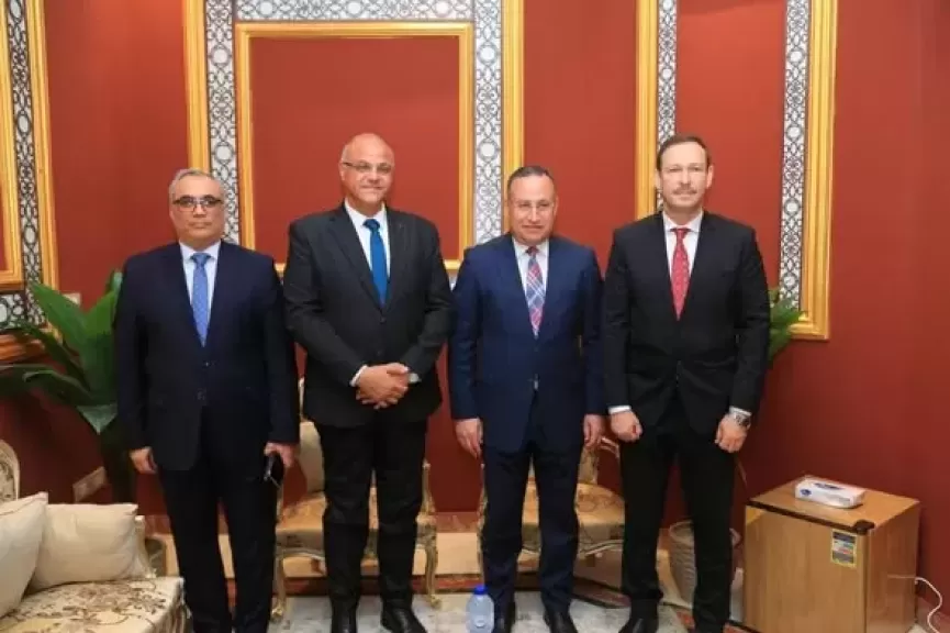 خط أحمر