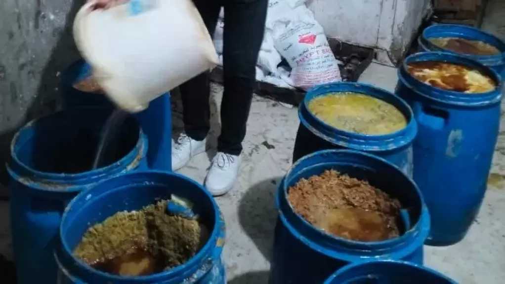 ضبط 13 طن أغذية مجهولة المصدر و38 ألف لتر مواد بترولية بحملات رقابية بالشرقية