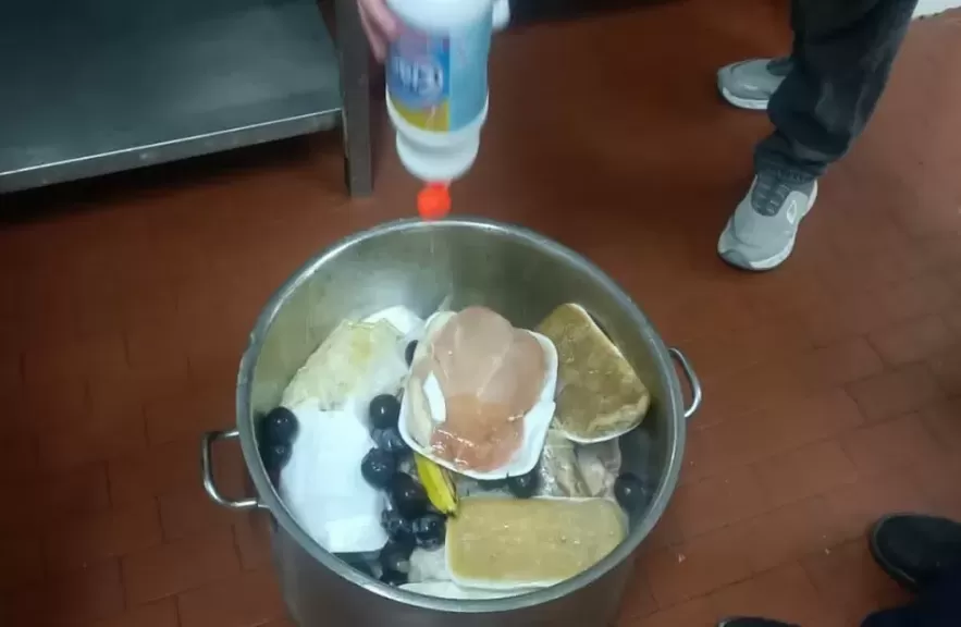 خط أحمر