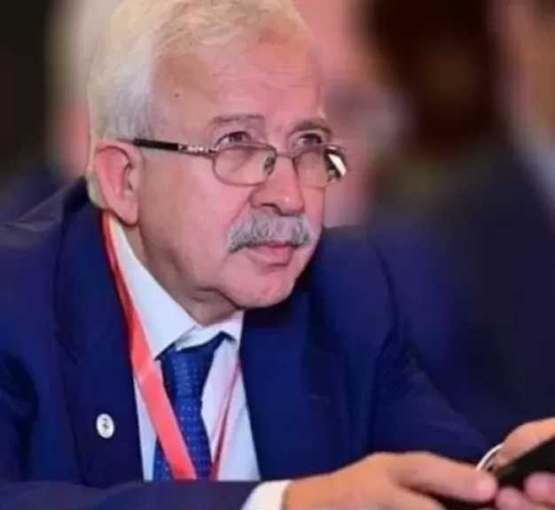 وكيل نقابة الأطباء: لن نقبل قيد خريجي كليات الطب التي لا تمتلك مستشفيات جامعية