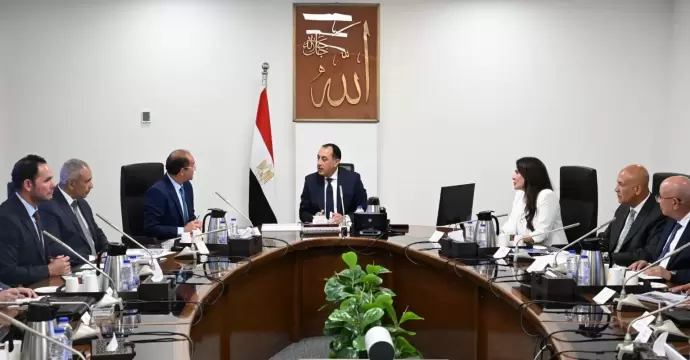 رئيس الوزراء يُتابع ملف تشغيل وصيانة محطات معالجة الصرف الصحي