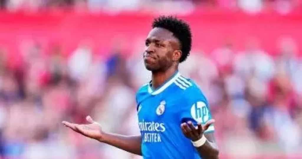 أرسنال يغري فينيسيوس بأعلى راتب في الدوري الإنجليزي
