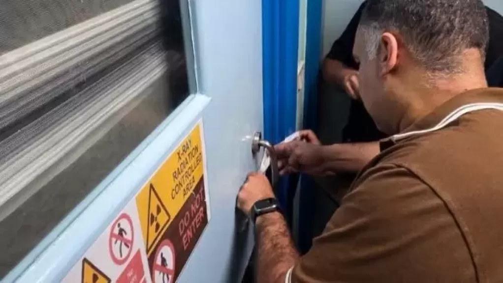 خط أحمر