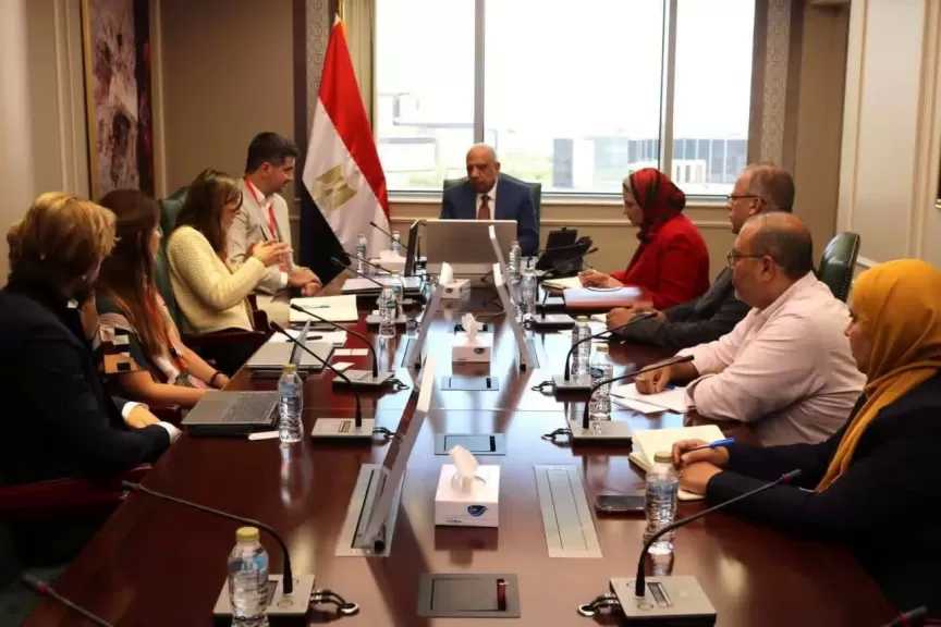 د. محمود عصمت: دعم مشروعات الربط الكهربائي مع اليونان والشبكة الأوروبية لتصبح مصر مركزًا إقليميًا لتبادل الطاقة وجسرًا لنقل الكهرباء بين قارات العالم الثلاث