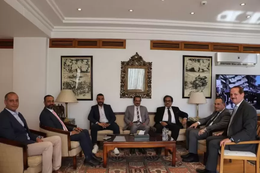 خط أحمر