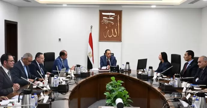 رئيس الوزراء يستعرض عددًا من المقترحات للبرنامج الوطني لاكتشاف ورعاية الموهوبين