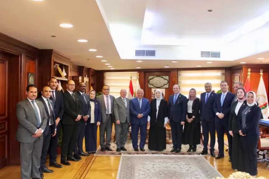 رئيسة هيئة النيابة الإدارية تستقبل وفدين من نادي مستشاري النيابة الإدارية والنادي البحري بالإسكندرية