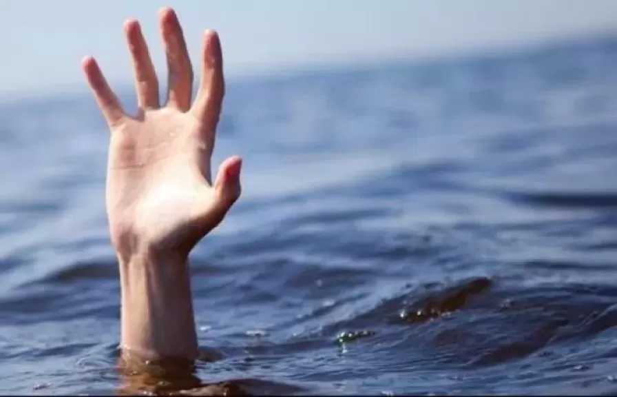 مصرع شخص غرقا وإنقاذ اثنين آخرين بشاطئ مدينة العريش في شمال سيناء