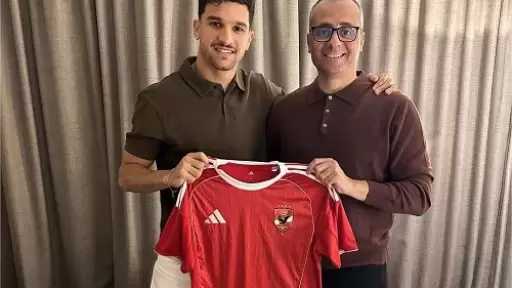 منصف بقرار: عموتة حسم قراري بالانتقال إلى الأهلي.. وهدفي العودة لمنتخب الجزائر