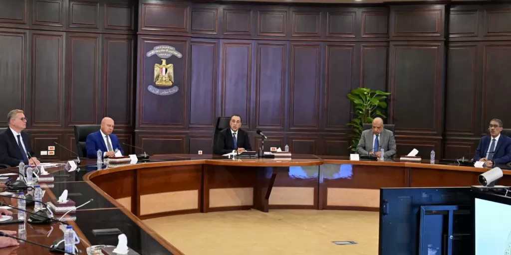 مدبولي: الحكومة تواصل بالتنسيق مع البنك المركزي إعداد البرنامج الاقتصادي الوطني لمرحلة ما بعد انتهاء برنامج الإصلاح الاقتصادي مع صندوق النقد الدولي