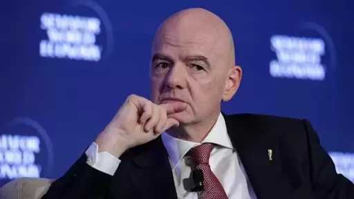 الاتحاد الأوروبي لكرة القدم يدرس التحقيق في اتهامات جديدة لإنفانتينو أثناء فترة عمله باليويفا