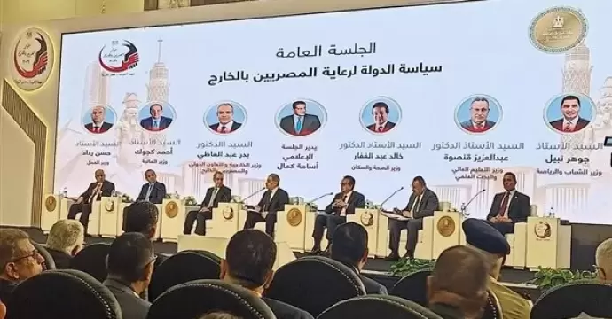وزير العمل يوجه الشكر لعمال ميناء دمياط لجهودهم في حادث حريق السفينتين