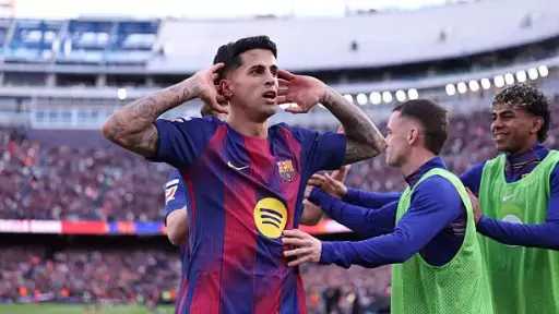 برشلونة يسعى لضم كانسيلو بشكل نهائي