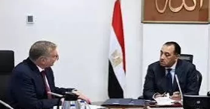 رئيس الوزراء يتابع مع وزير البترول عدداً من ملفات العمل