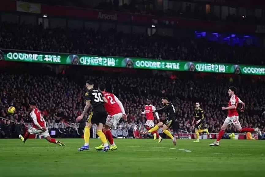 مانشستر يونايتد يتقدم على برشلونة في سباق ضم خورخي ساليناس